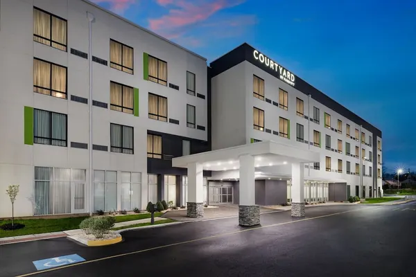 Photo 1 - Courtyard By Marriott New Castle