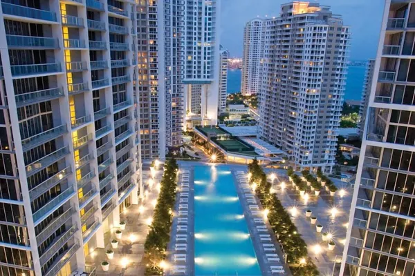 Photo 1 - Amazing Condos at Icon Brickell With Pool