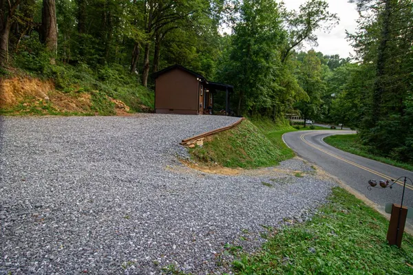 Photo 1 - The Lil House
