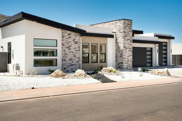 Photo 1 - Desert Mirage 5 Bedroom Home