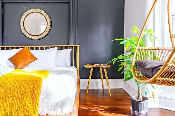 Photo 1 - NEW Luxe Pet Friendly Free Parking Downtown