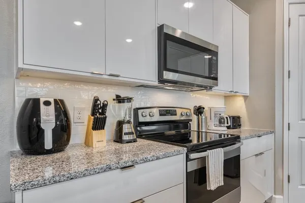 Photo 1 - New Chic Modern Home in Prime Location