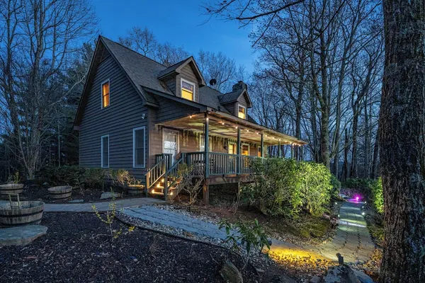Photo 1 - 36-acre Scaly Mountain 'tranquility Lodge'