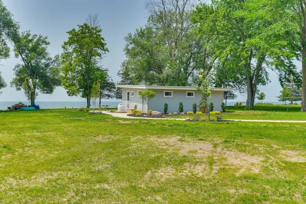 Photo 1 - Cozy Beachfront Cottage on Lake Ontario!