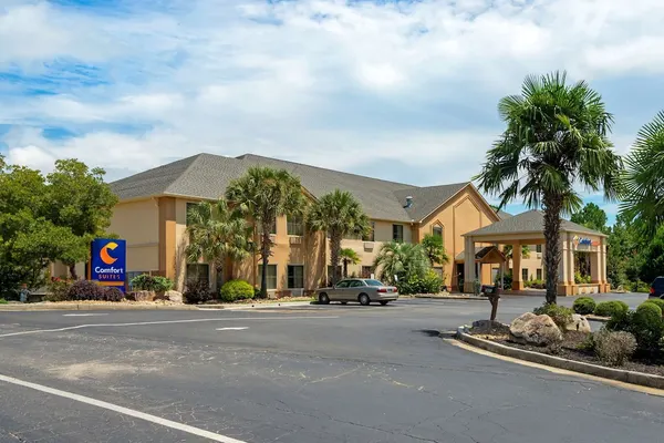 Photo 1 - Comfort Suites Milledgeville