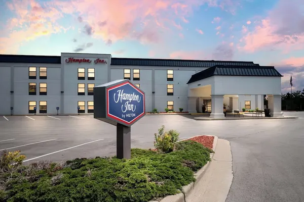 Photo 1 - Hampton Inn Grand Rapids-North