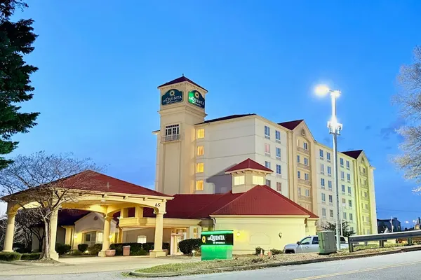 Photo 1 - La Quinta Inn & Suites by Wyndham Greenville Haywood
