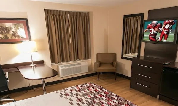 Photo 1 - Red Roof Inn Sutton