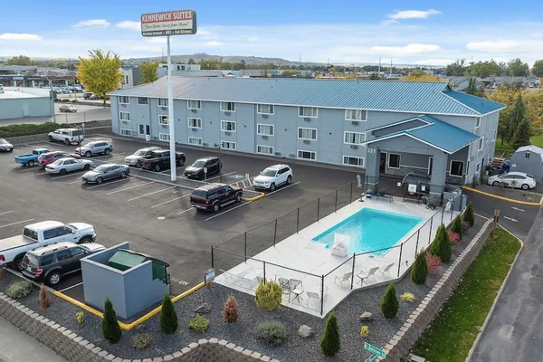 Photo 1 - Kennewick Inn & Suites Tri Cities