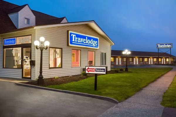 Photo 1 - Travelodge by Wyndham Niagara Falls