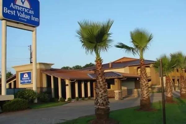 Photo 1 - Americas Best Value Inn Angleton