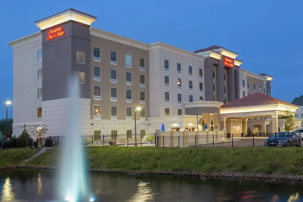 Photo 1 - Hampton Inn & Suites Jacksonville / Orange Park