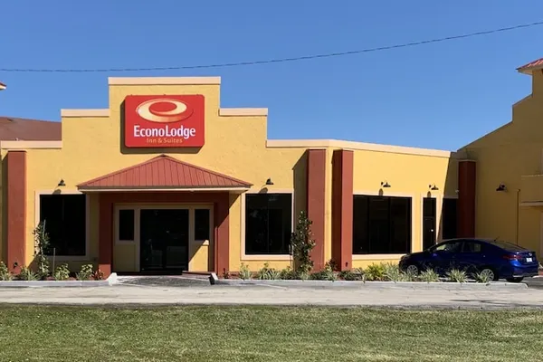 Photo 1 - Econo Lodge Inn & Suites Maingate Central