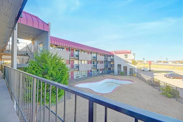 Photo 1 - Travelers inn by OYO Wichita Falls