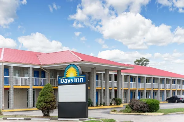 Photo 1 - Days Inn by Wyndham Richmond