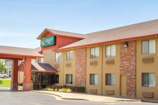 Photo 1 - Quality Inn Broken Arrow - Tulsa