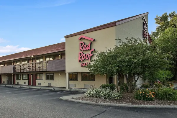 Photo 1 - Red Roof Inn Detroit - Dearborn/Greenfield Village