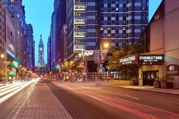 Photo 1 - DoubleTree by Hilton Philadelphia Center City