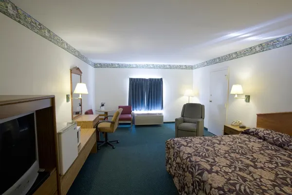 Photo 1 - Americas Best Value Inn Litchfield