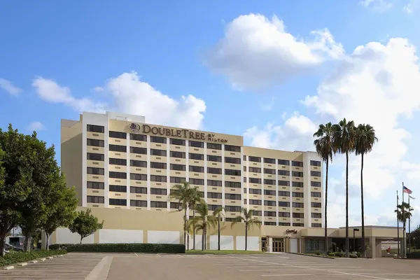 Photo 1 - DoubleTree by Hilton Los Angeles - Norwalk