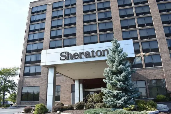 Photo 1 - Sheraton Lisle Naperville Hotel