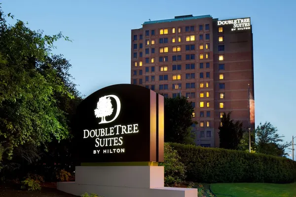 Photo 1 - DoubleTree Suites by Hilton Hotel Boston - Cambridge