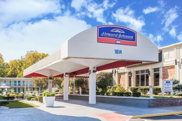 Photo 1 - Howard Johnson by Wyndham Albany