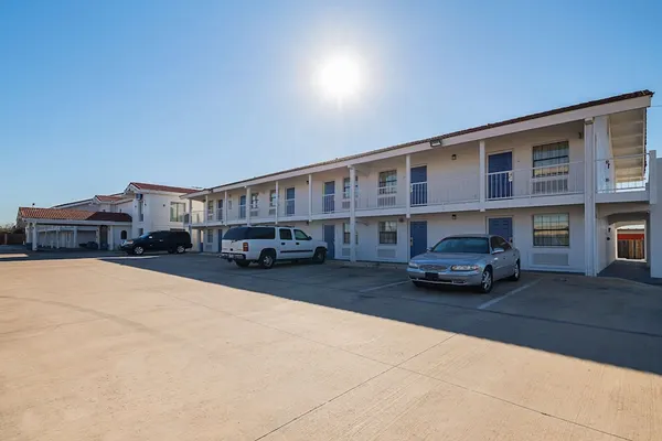 Photo 1 - Motel 6 Grand Prairie, TX - Interstate 30