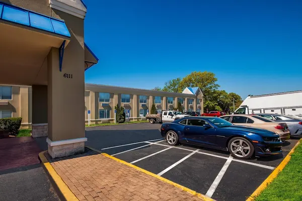 Photo 1 - Comfort Inn Falls Church - Tysons Corner