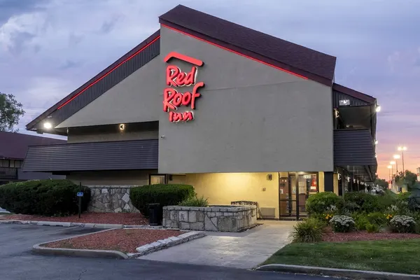 Photo 1 - Red Roof Inn Chicago - Lansing