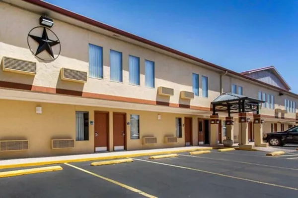 Photo 1 - Quality Inn Ozona I-10