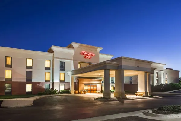 Photo 1 - Hampton Inn Dubuque