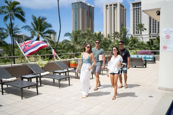 Photo 1 - DoubleTree by Hilton Hotel Alana - Waikiki Beach