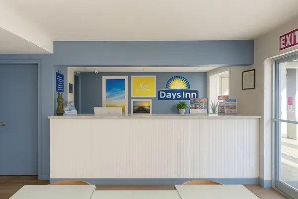 Photo 1 - Days Inn by Wyndham Bradenton I-75