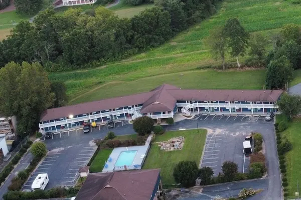 Photo 1 - Mountain Valley Inn Dillard