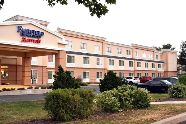 Photo 1 - Fairfield Inn & Suites Hartford Airport