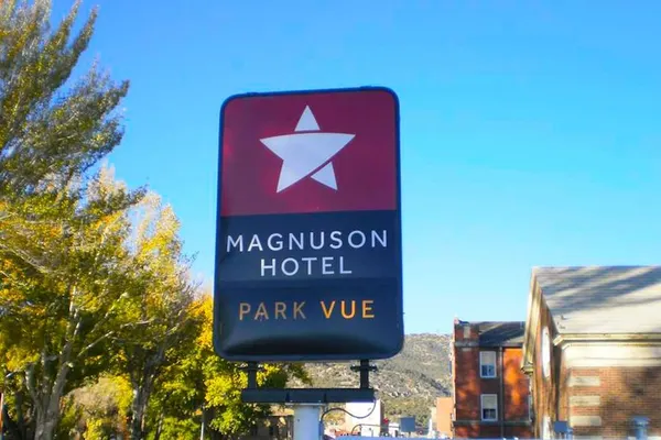 Photo 1 - Magnuson Hotel Park Vue