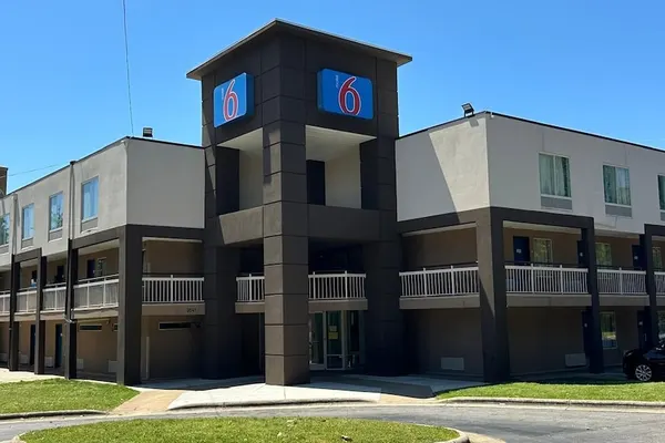 Photo 1 - Motel 6 Raleigh, NC - North