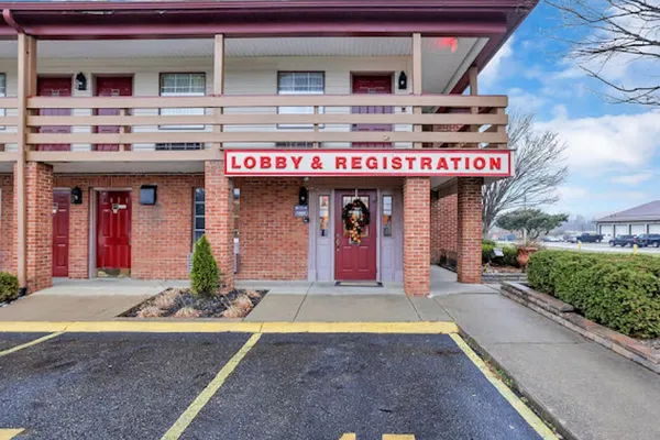 Photo 1 - Red Roof Inn Uhrichsville