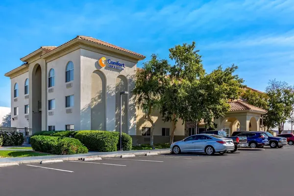 Photo 1 - Comfort Inn & Suites Phoenix North / Deer Valley