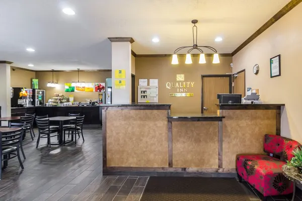 Photo 1 - Econo Lodge Luverne I-90