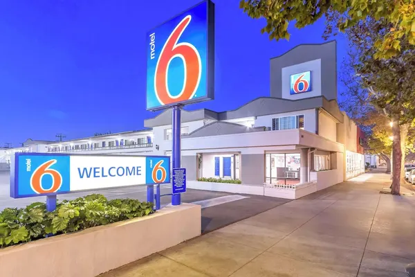 Photo 1 - Motel 6 San Jose, CA - Convention Center