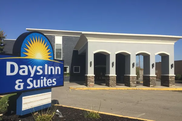 Photo 1 - Days Inn & Suites by Wyndham Cincinnati North