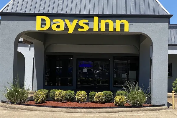 Photo 1 - Days Inn by Wyndham Pearl/Jackson Airport