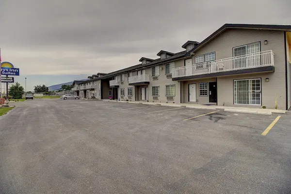 Photo 1 - Days Inn by Wyndham Lolo / Missoula Area