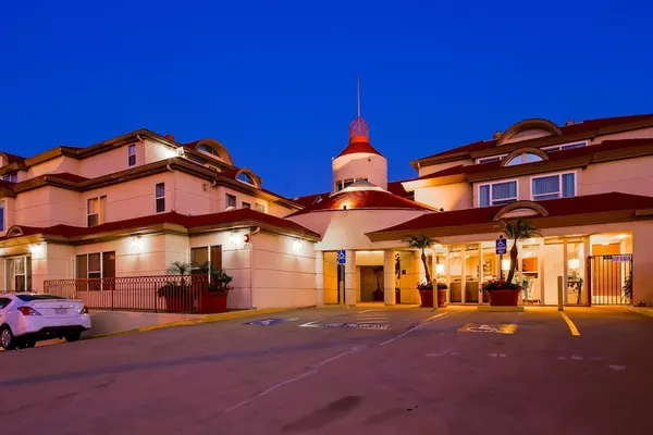 Photo 1 - Best Western Plus Suites Hotel Coronado Island