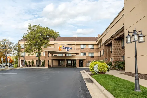 Photo 1 - Comfort Inn Grand Rapids Airport