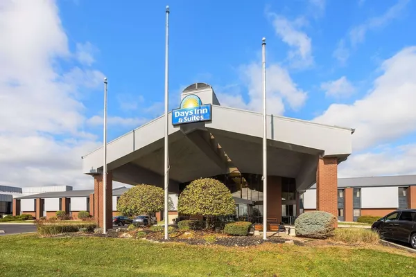 Photo 1 - Days Inn & Suites by Wyndham Northwest Indianapolis