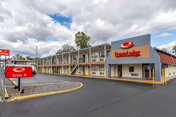 Photo 1 - Econo Lodge North