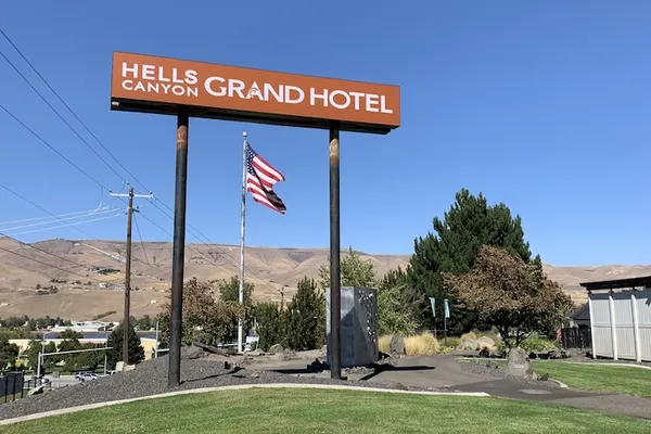 Photo 1 - Hell Canyon Grand Hotel, Ascend Hotel Collection